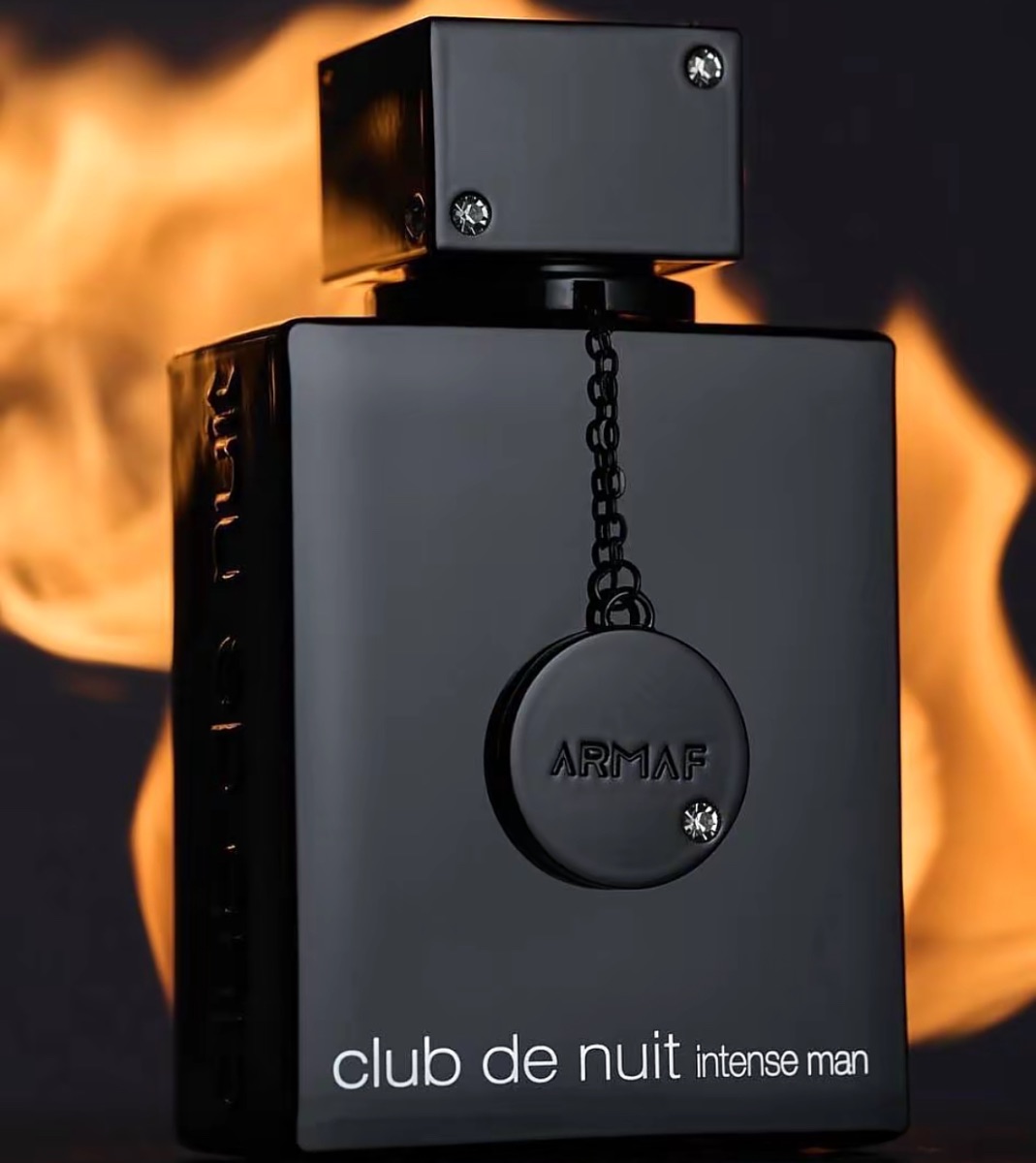 Club de nuit intense man