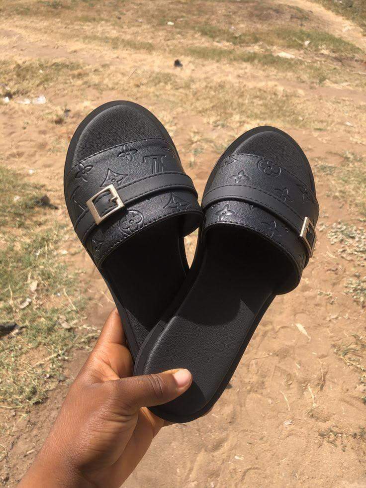 Female footwear