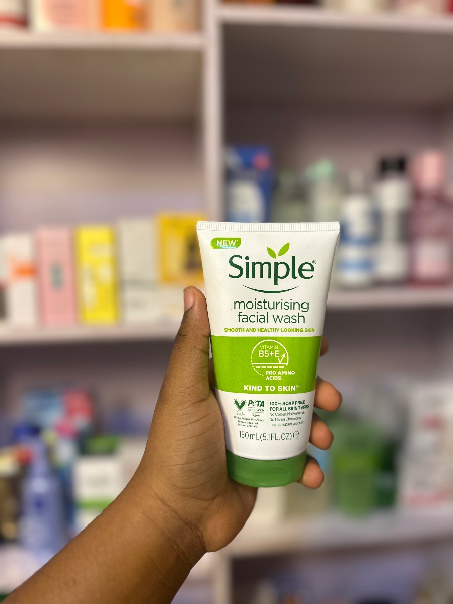 Simple mosturizing face wash